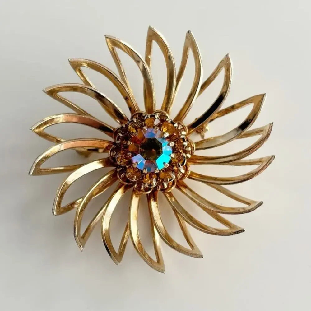 Vintage Sarah Coventry Canada Gold Tone Aurora Borealis Flower Brooch